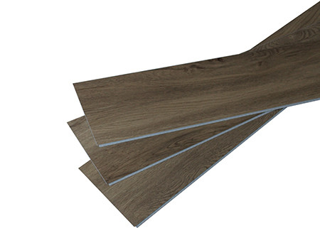 Planche imperméable foncée de vinyle de Brown parquetant l'anti poids 8-10 kilogramme/mètre carré d'éraflure