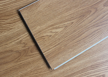Plancher en bois de vinyle de feuille de salle de bains de texture, plancher imperméable en plastique de clic de vinyle