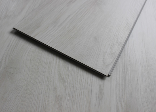 Plancher résistant de vinyle de salle de bains de PVC de tache, plancher de luxe calorifuge de clic de vinyle de LVT