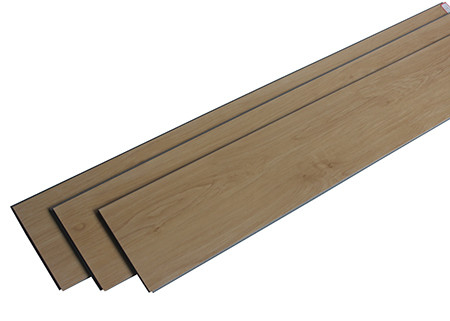 L'anti plancher de stratifié de PVC de glissement a adapté la taille aux besoins du client avec la serrure de clic/finition UV de revêtement